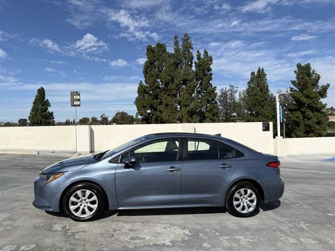 Used 2025 Toyota Corolla LE image 5