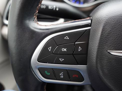 Certified 2017 Chrysler Pacifica Touring-L image 33