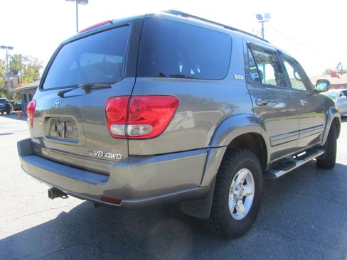 Used 2006 Toyota Sequoia SR5 image 11