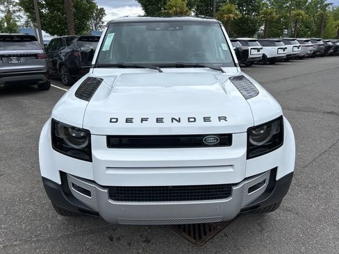 New 2025 Land Rover Defender 130 S image 9