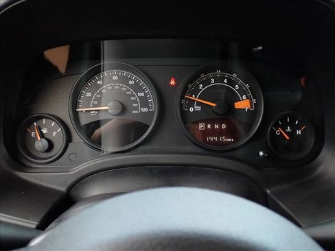 Used 2014 Jeep Patriot Latitude AWD/4WD image 22