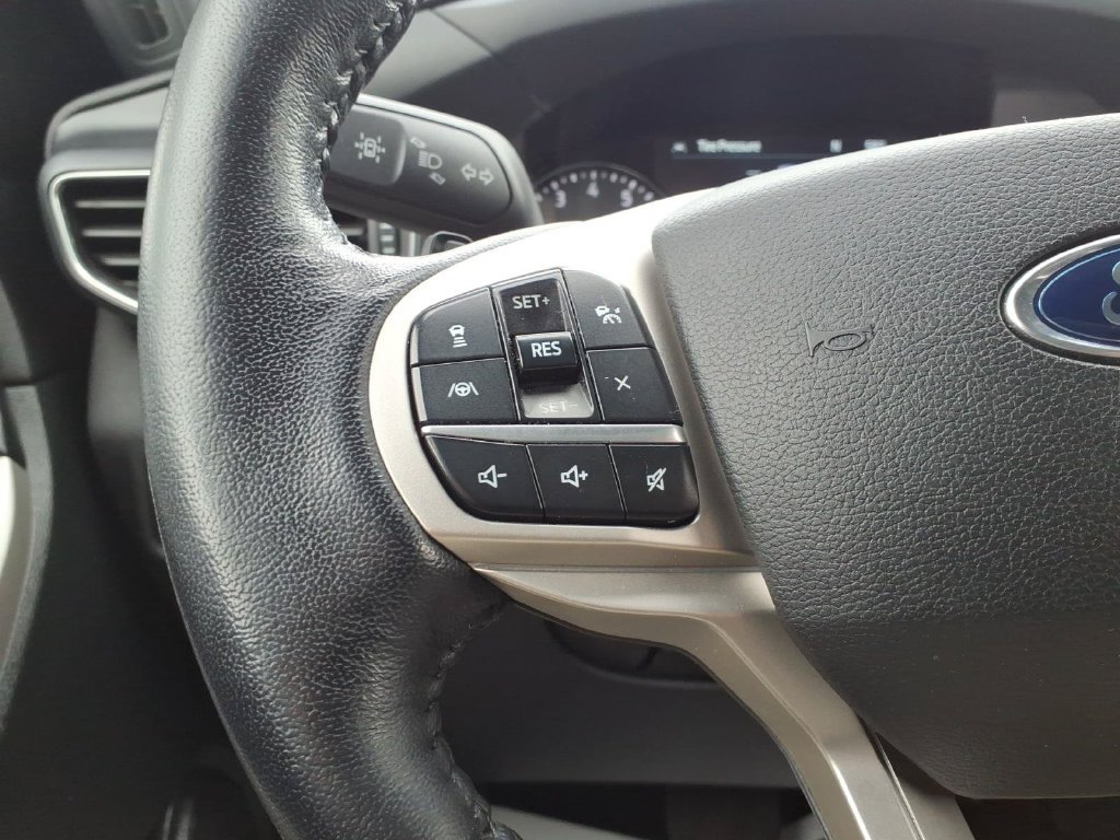 Certified 2021 Ford Explorer XLT w/ Equipment Group 202A AWD/4WD image 18