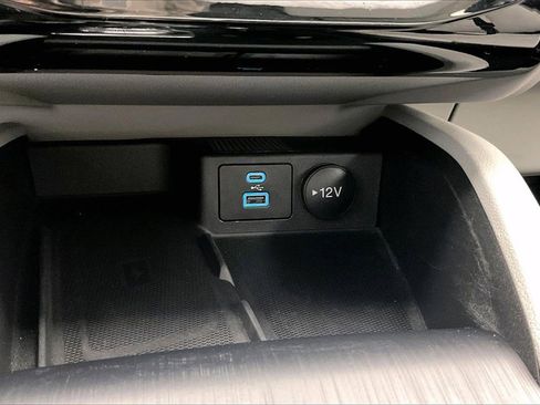 Used 2023 Ford Escape Platinum image 32