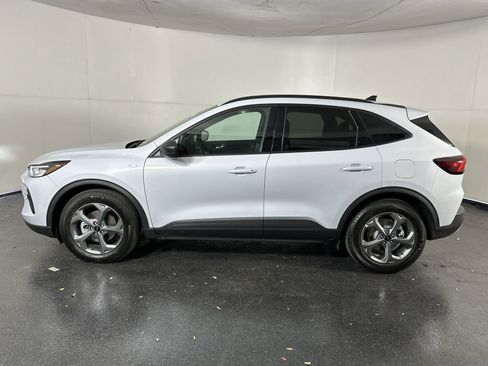 Used 2025 Ford Escape ST-Line image 7