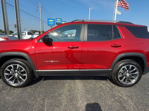 Used 2025 GMC Terrain Elevation w/ Elevation Premium Package FWD image 5