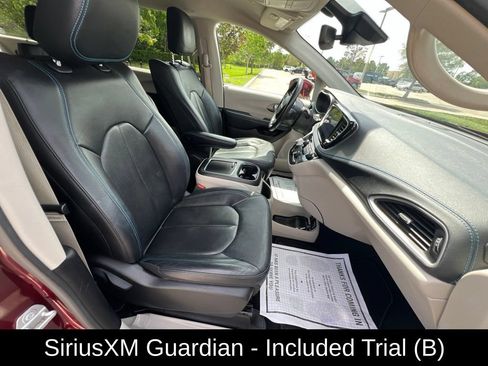 Certified 2021 Chrysler Pacifica Touring-L w/ Uconnect Theater Family Group FWD image 21