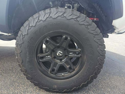 Used 2020 Toyota Tacoma TRD Off-Road w/ Technology Package AWD/4WD image 6