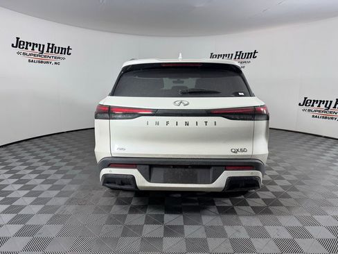 Used 2023 INFINITI QX60 Luxe image 10