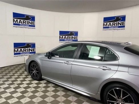 Used 2021 Toyota Camry SE w/ Convenience Package image 8