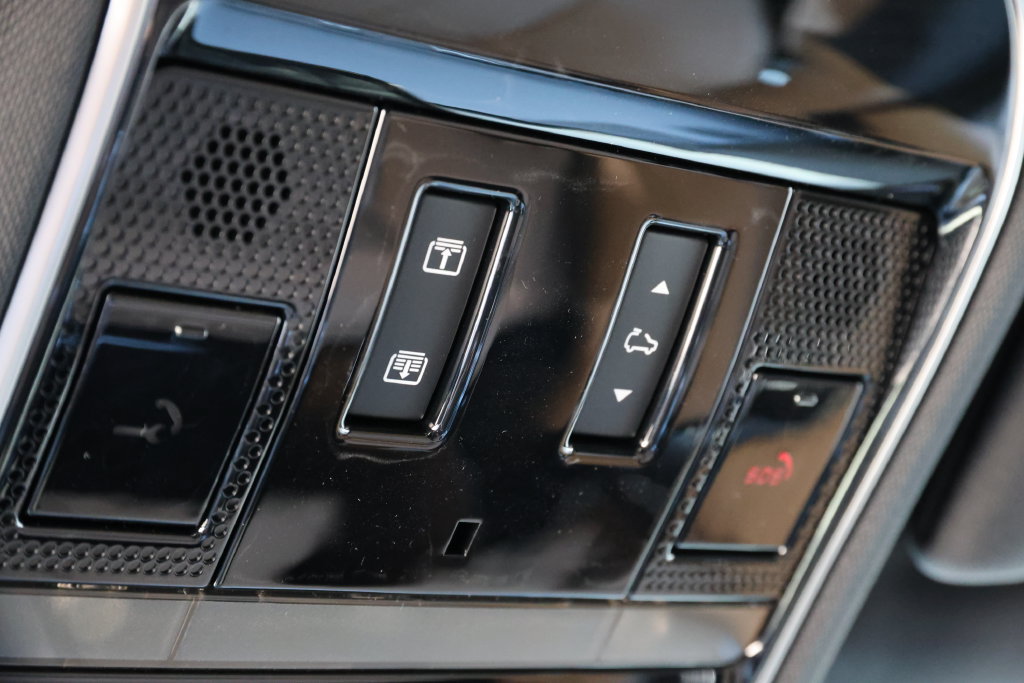 New 2027 Land Rover Range Rover SE AWD/4WD image 32