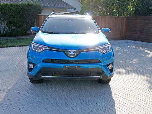 Used 2018 Toyota RAV4 Limited image 12
