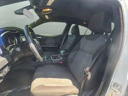 Used 2015 Dodge Charger SE RWD image 19