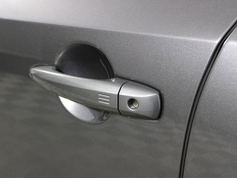 Used 2024 Nissan Ariya FWD image 21