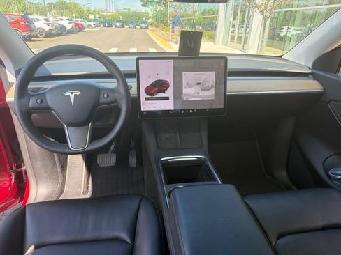 Used 2021 Tesla Model Y Long Range AWD/4WD image 30