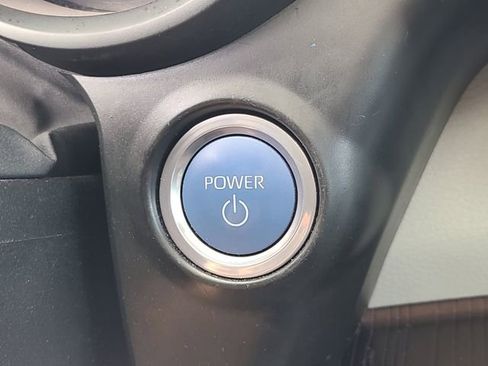 Used 2023 Toyota Sienna XLE FWD image 32