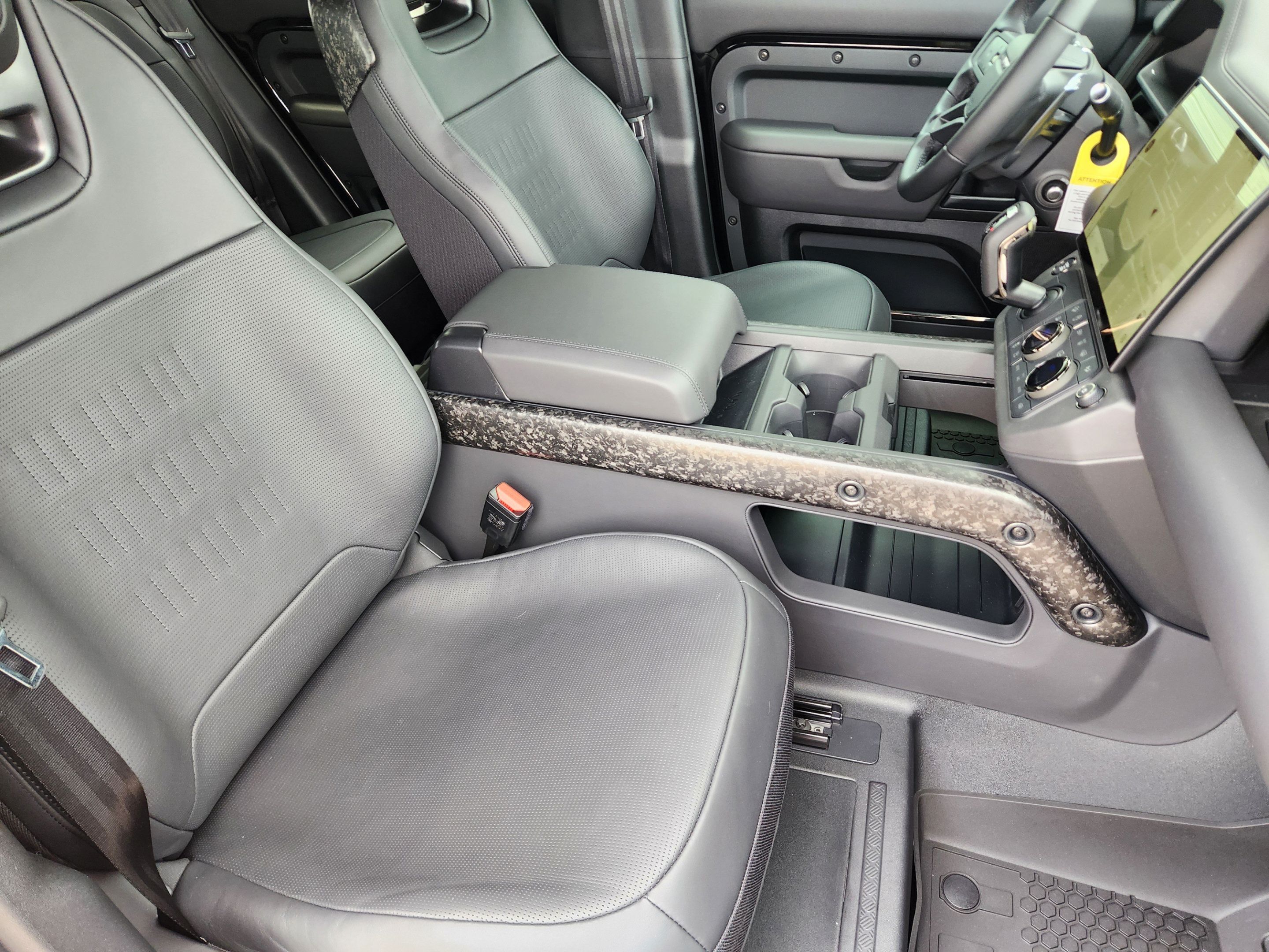 New 2026 Land Rover Defender 110 OCTA AWD/4WD image 9