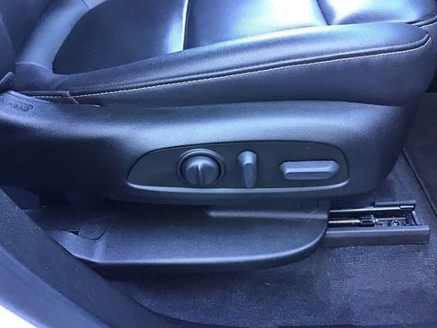 Used 2023 Chevrolet Traverse LT image 13