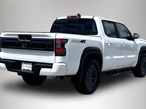 Certified 2025 Nissan Frontier PRO-4X AWD/4WD image 5