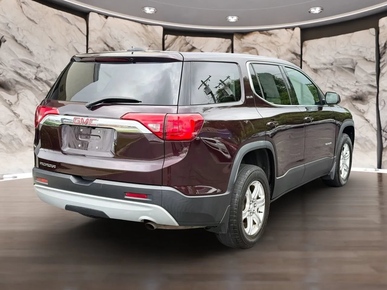 Used 2018 GMC Acadia SLE w/ LPO, Protection Package FWD image 7