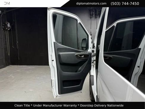 Used 2024 Mercedes-Benz Sprinter 2500 image 31