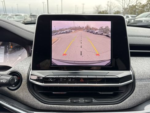 Used 2022 Jeep Compass Latitude image 28