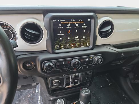 Used 2021 Jeep Wrangler Unlimited Sport AWD/4WD image 18