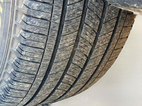 Used 2021 Ford Explorer King Ranch w/ Premium Technology Package image 45