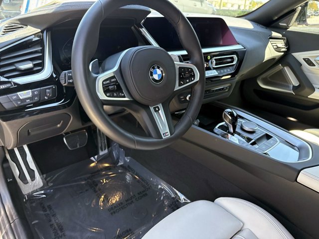 Used 2026 BMW Z4 M40i RWD image 16
