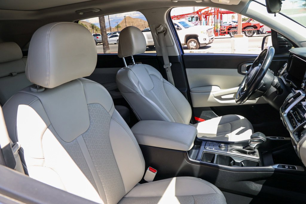 Used 2023 Kia Sorento S w/ Panoramic Sunroof Package FWD image 23