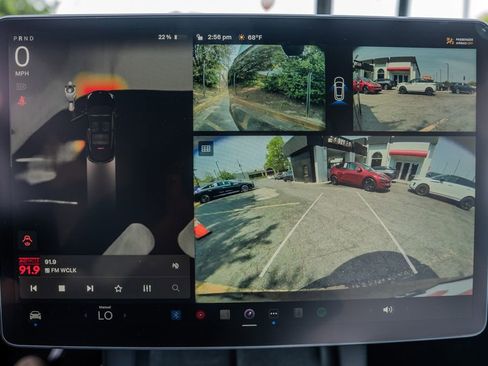 Used 2023 Tesla Model Y Performance image 10