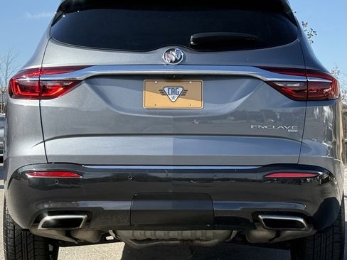 Used 2019 Buick Enclave Avenir image 4