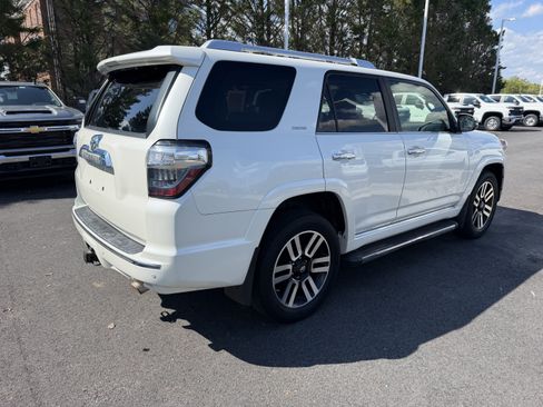 Used 2016 Toyota 4Runner Limited AWD/4WD image 10