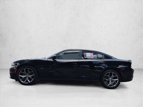 Used 2018 Dodge Charger R/T RWD image 9