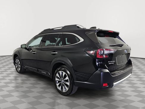 Used 2023 Subaru Outback Touring AWD/4WD image 6