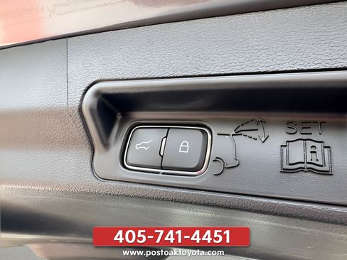 Used 2025 Ford Explorer Active w/ Active Comfort Package RWD image 24