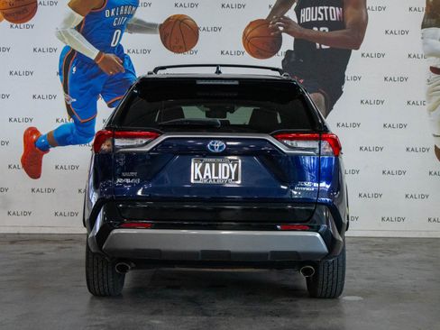 Used 2019 Toyota RAV4 XSE w/ Carpet Mat Package AWD/4WD image 23