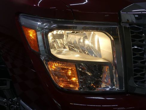 Used 2017 Nissan Titan SV AWD/4WD image 14