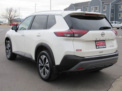 Used 2023 Nissan Rogue SV w/ SV Premium B Package image 8