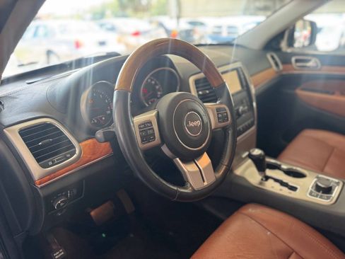 Used 2012 Jeep Grand Cherokee Overland AWD/4WD image 9
