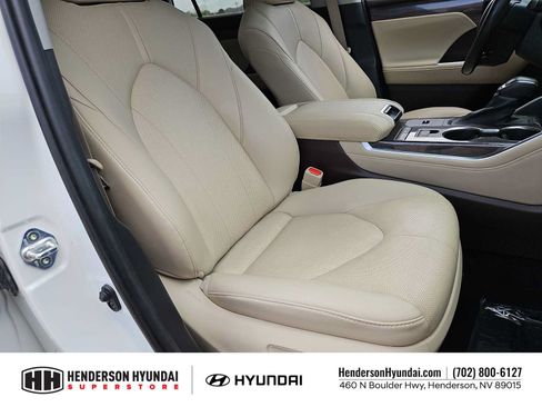 Used 2021 Toyota Highlander Limited FWD image 22