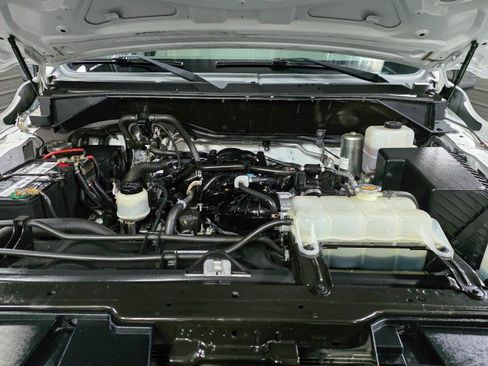 Used 2019 Nissan NV 3500 SL image 32