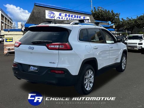Used 2018 Jeep Cherokee Latitude Plus FWD image 8