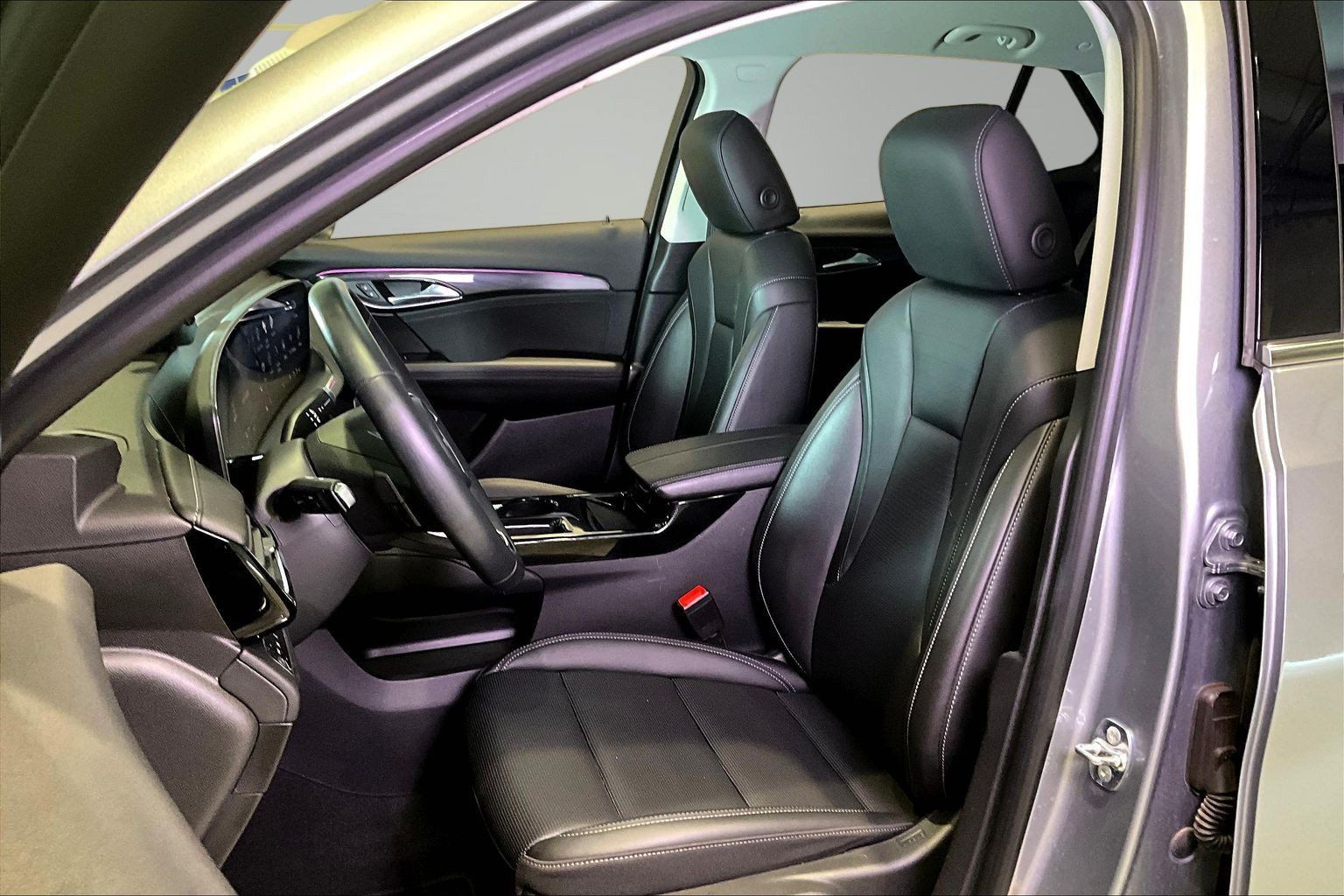 Used 2025 Buick Envision Preferred AWD/4WD image 21