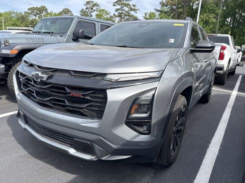 Used 2025 Chevrolet Equinox RS w/ Safety and Technology Package image 5