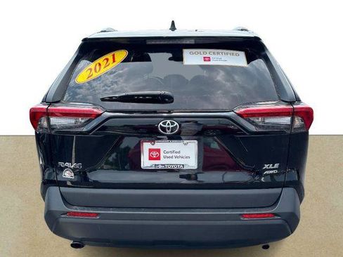 Certified 2021 Toyota RAV4 XLE Premium AWD/4WD image 5