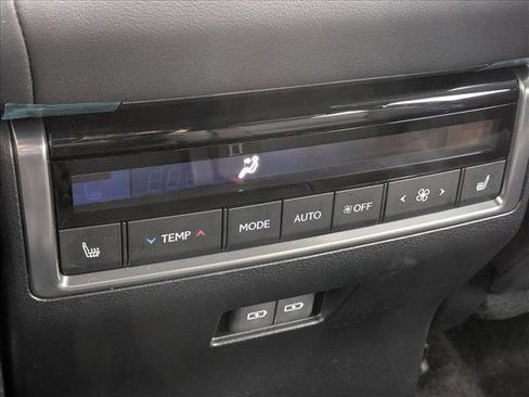 Used 2026 Lexus GX 550 w/ Accessory Package (2T) AWD/4WD image 18