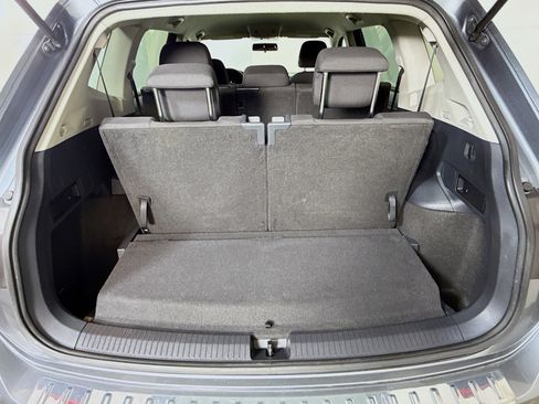 Used 2020 Volkswagen Tiguan S image 35