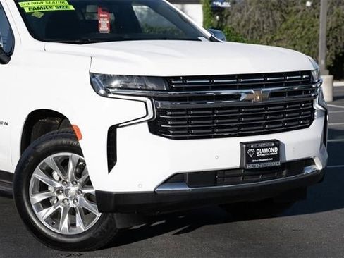 Used 2024 Chevrolet Suburban Premier image 9