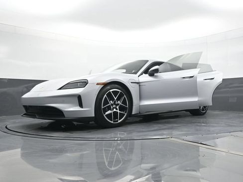 Certified 2025 Porsche Taycan AWD/4WD image 32