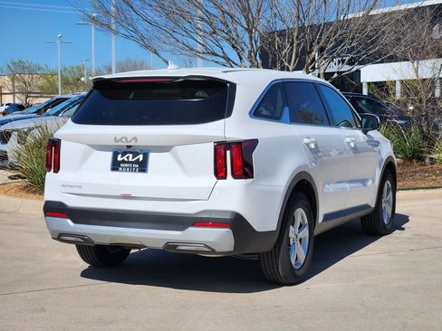 New 2026 Kia Sorento LX FWD image 4